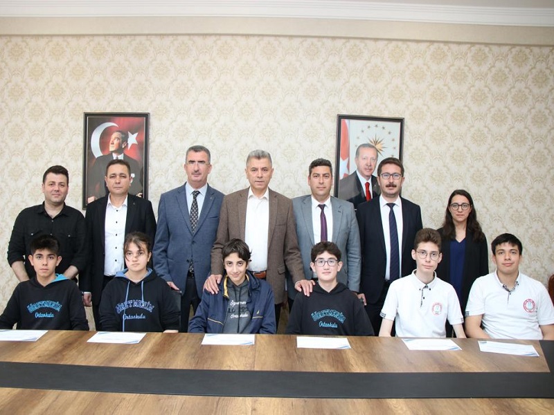 Başarılı Öğrenciler Ödüllendirildi