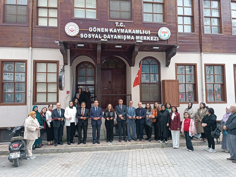 Sosyal Dayanışma Merkezi’nde 23 Nisan Ulusal Egemenlik ve Çocuk Bayramı Kutlandı